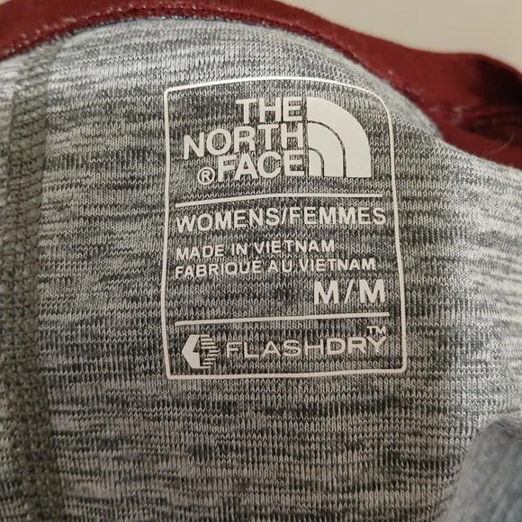The North Face Long Sleeved Shirt‎ - Picture 6 of 8